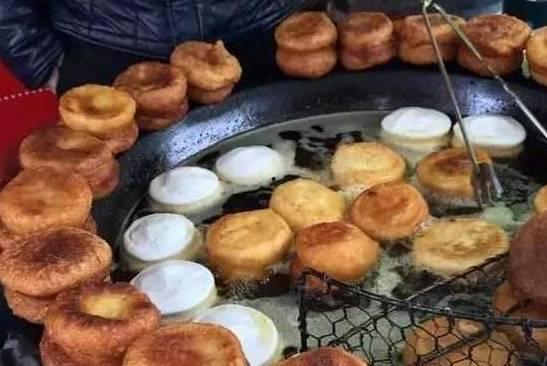 上班吃饼同事吃瓜,饼香瓜甜，同事间的温馨日常